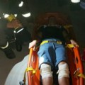 Užas u Boru! Dete propalo kroz svetlarnik na krovu zgrade! (foto)