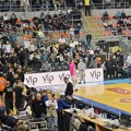 Partizan - Mega, uživo: Policija prazni deo tribina u Nišu, crno-beli se vratili na teren, ali sudija nema