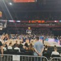 Internet senzacija u Areni prati košarkaše Srbije