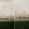 Oluja u Zagrebu srušila kran! Stravičan snimak nevremena u Hrvatskoj, vetar nosi krovove i drveće, uznemirujući snimak!
