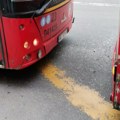 Sudar dva autobusa Okretnica na Karaburmi blokirana, sukobili se vozač i putnici (foto)