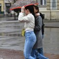 Sutra u Srbiji toplo i vetrovito, ponegde slaba kiša
