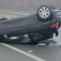 Teška nesreća kod Požege: Automobil prevrnut na krov, saobraćaj u prekidu