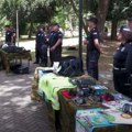 I najmlađi se upoznali sa policajcima koji brinu o njihovoj bezbednosti Pripadnici MUP-a u Pančevu obeležili svoj dan