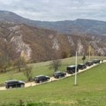 Nastavljena potraga za osumnjičenim za dvostruko ubistvo, policija pretražuje teren pomoću dronova i psa tragača