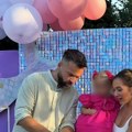 (Foto) morska bajka za bratanicu Teodore Džehverović: Sava i Adriana pored bazena napravili slavlje za ćerkin rođendan - na…