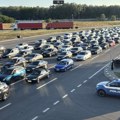 Smena turista za vikend, na Horgošu veliki priliv vozila na ulazu u zemlju