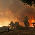 Grčka u plamenu: Požari besne na više frontova, sumnja se na podmetanje vatre
