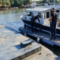FOTO: Sprečen pokušaj krijumčarenja osam tona nafte preko Dunava, zaplenjena barža