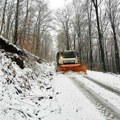 Zbog snega otežan saobraćaj u pojedinim delovima čačanske teritorije, evo gde su najveći problemi