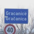 Uklanjaju se srpske zastave iz centralne ulice u Gračanici