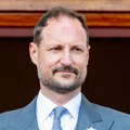 Норвешка има новог краља! Хакон ВИИИ преузео престо после смрти оца Харалда! Био је сведок бројних скандала који су…