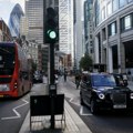Nova era prevoza: na ulice Londona prvi put izašao robotaksi