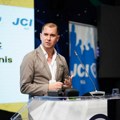 Srbin u Dubaiju zapošljava svetske stručnjake: Počeo kao asistent, danas vodi ceo holding - Uroš otkriva kako se od zaposlenog…