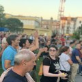 FOTO: Održan još jedan protest u Bačkoj Palanci, najavljena je blokada opštine