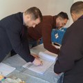 Nisu glasala samo tri birača: Rekord na biračkom mestu u Beranama (foto)