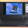 Windows 95, Doom i Wolfenstein: Ovaj džepni laptop je sve što je jednom pravom retro gejmeru potrebno