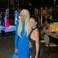 Jelena Karleuša raspametila stajlingom na rođendanu Milice Pavlović! Samo jedan komad nakita vredi 5.600€: Sija u plavom!