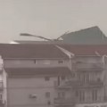 (Video) Ovako je vetar kidao krovove u surčinu: Počupao ih kao da su od kartona: Pukom srećom niko nije nastradao