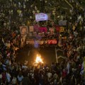 BLISKOISTOČNI SUKOB Antiratni protesti u Tel Avivu, uhapšena demonstrantkinja