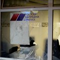 Policija uhapsila osumnjčenog za lomljenje stakla na prostorijama SNS