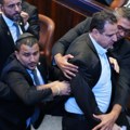 Tramp održao govor pred izraelskim Knesetom: Obeležili ga incidenti, obezbeđenje moralo da reaguje (VIDEO)