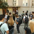 Gimnazija Sveti Sava stupila u blokadu u znak podrške Petoj gimnaziji
