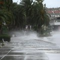 Nevreme napravilo haos u Splitu, snimci su stravični: "BMW ostao zarobljen u vodi, ulice potpuno poplavljene"