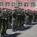 Profesionalni vojnici u Novom Sadu dobili ugovore na neodređeno