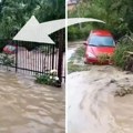 Dramatične scene u Novom Pazaru zbog poplava: Bujica nosi auto, izlile se reke