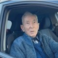 Deda ima 100 godina, ali se hvali da i dalje vozi ludo i brzo