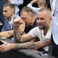 Posle tuče sa juniorima, Gurović uz zvezdu u derbiju: U boksu crveno-belih u Areni, Grobari ga dočekali uvredama