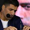 Gledali smo ga kako grize i bije rivale, a ovakvog ga nismo videli: Luis Suarez zaplakao na konferenciji