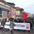 Nikad masovniji protest u Čačku, lekari poručili da su studenti budućnost ove zemlje (FOTO)