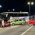 Teška nesreća na putu Banjaluka-Prijedor: U sudaru autobusa i 3 automobila povređeno 6 osoba, jedan vozač uhapšen