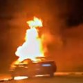 Izgoreo automobil: Vatra progutala vozilo na Mišeluku u Novom Sadu (video)