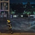 Dramatični snimci požara kod Sava centra: Vatrogaci obuzdavaju stihiju, a evo šta se zapalilo
