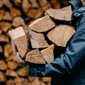 Država daje subencije za ogrev: Metar drva za samo 2.900 dinara, a evo ko će dobiti potpuno besplatno