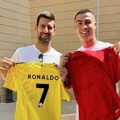 (FOTO) Ronaldo i Đoković se sreli u Rijadu i razmenili poklone