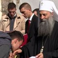 Patrijarh Porfirije stigao u Pećku Patrijaršiju, dočekali ga sveštenici i vernici