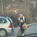 "Dvocevku je držao u rukama, malo mu je trebalo": Pevačica se razvale, otac hteo da je ubije