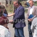 "Fabrika kablova nastaviće da radi": Vučić obilazi centar za pakovanje jaja sa farmi kompanije Agro Đole kod Jagodine (video)…