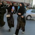 Francuska će primiti više Avganistanki kojima prete talibani