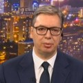 Dojadio i bogu i narodu: Dok narod štrajkuje, Vučić otvara stadione i daruje 400 miliona evra