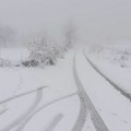 Snimak snežna vejavice koja je napravila kolaps u Zlatiborskom okrugu: Ogromne kolone, saobraćaj stoji