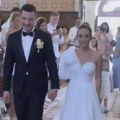 Tajno venčanje! Oženio se član jedne od najpoznatijih grupa u regionu: On u odelu s leptir mašnom, a mlada s velom punim…