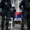 Nova hapšenja srpskih navijača u Minhenu - policija ga nosila VIDEO