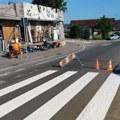 Obeležavanje horizontalne signalizacije na više lokacija u gradu