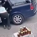 Kamere sve snimile: Nesvakidašnja krađa kod Novog Pazara: Ako vidite ovog čoveka odmah zovite policiju! (video)