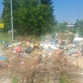 Divlja deponija ponovo kod Motela, građani se guše u smradu